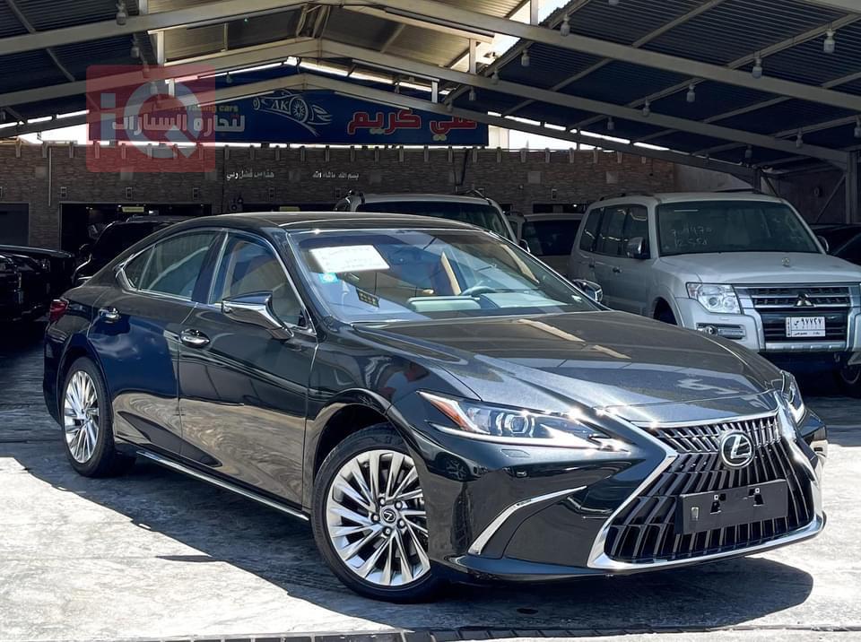 Lexus ES
